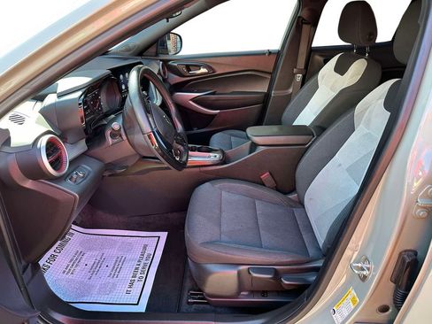 Used 2024 Chevrolet Trax RS w/ Driver Confidence Package FWD image 26