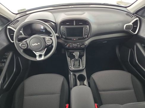Used 2025 Kia Soul LX w/ LX Technology Package image 24