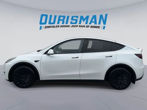 Used 2023 Tesla Model Y Long Range image 3
