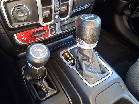 Used 2024 Jeep Wrangler Unlimited Rubicon image 14