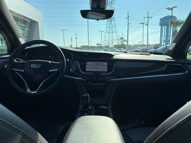 Used 2022 Cadillac XT6 Premium Luxury w/ Technology Package FWD image 12