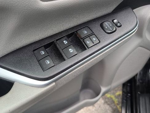 Used 2015 Toyota Camry LE w/ Moonroof Package FWD image 14