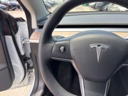 Used 2021 Tesla Model 3 Standard Range Plus RWD image 17
