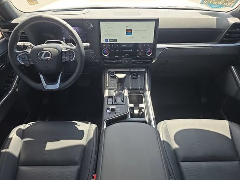Used 2025 Lexus GX 550 AWD/4WD image 14