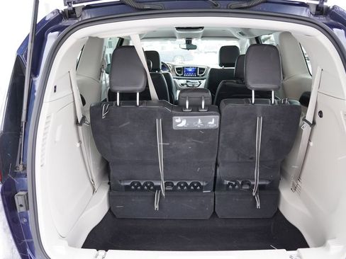 Certified 2017 Chrysler Pacifica Touring-L image 21