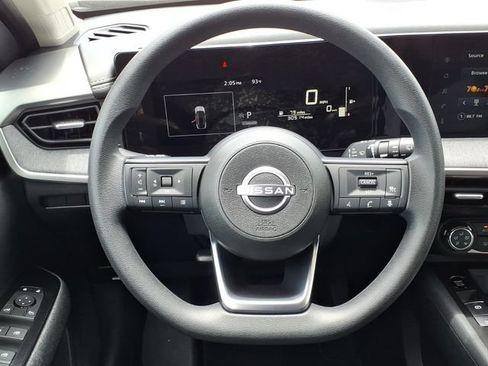 Used 2025 Nissan Kicks SV FWD image 17