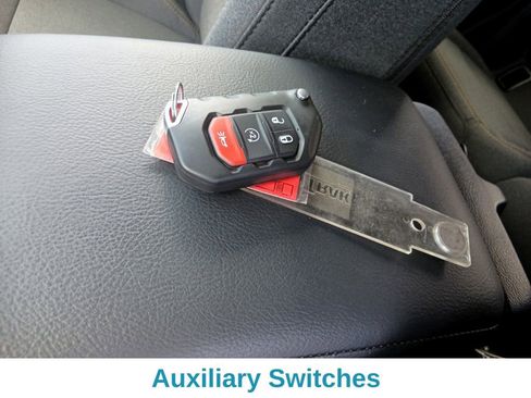 New 2025 Jeep Gladiator Willys image 29