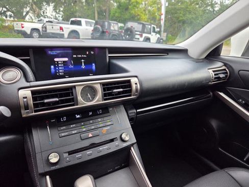 Used 2016 Lexus IS 200t image 19