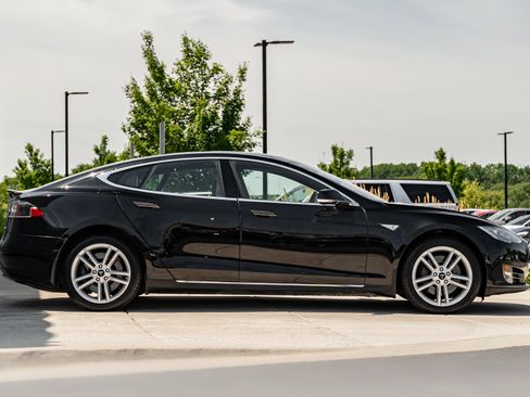 Used 2015 Tesla Model S 90D AWD/4WD image 3