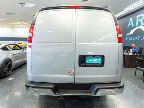 Used 2017 Chevrolet Express 3500 Extended RWD image 10
