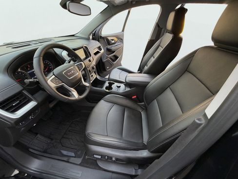 Used 2024 GMC Terrain SLT w/ Infotainment Package II image 10