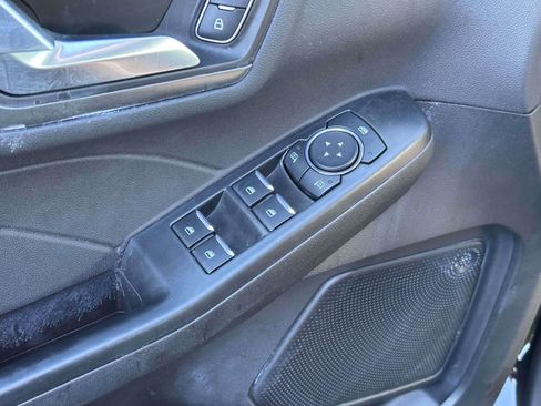 Used 2024 Ford Escape SE image 16