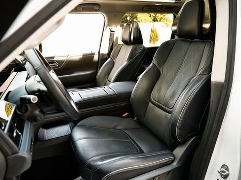 Used 2025 INFINITI QX80 Sensory image 20