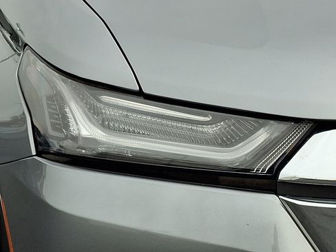 Certified 2023 Chevrolet Traverse LT image 9