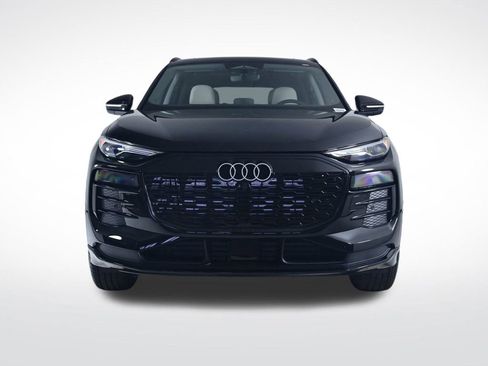 New 2025 Audi Q6 e-tron Premium image 8