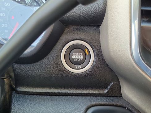 Used 2024 RAM 2500 Laramie AWD/4WD image 12