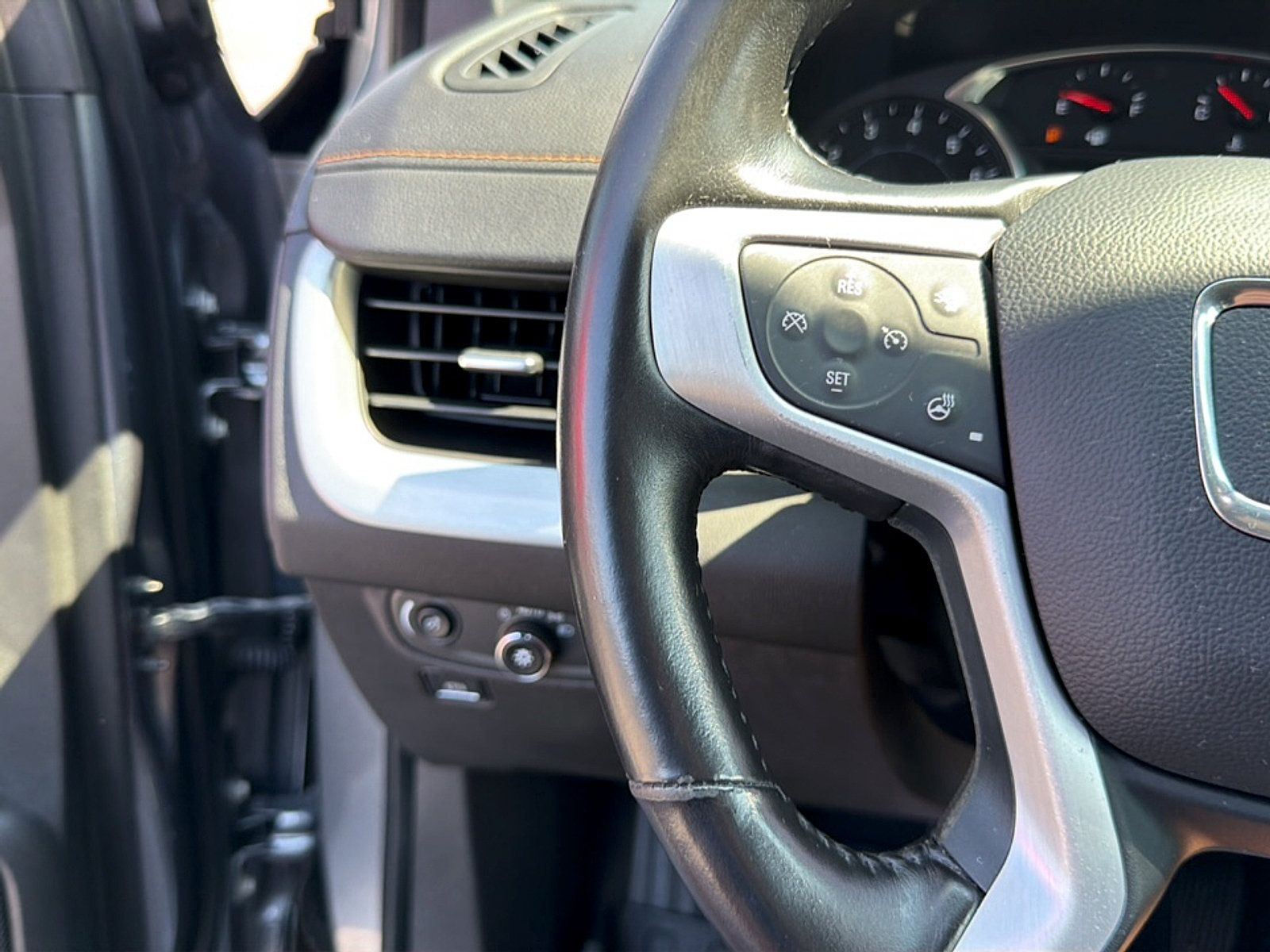 Used 2020 GMC Terrain SLT w/ Preferred Package AWD/4WD image 20