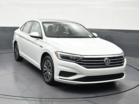 Used 2019 Volkswagen Jetta SEL w/ Cold Weather Package FWD image 8