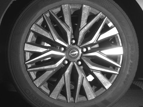 Used 2025 Nissan Altima 2.5 SV image 12