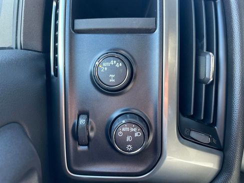 Used 2018 Chevrolet Silverado 1500 LT w/ All Star Edition AWD/4WD image 23
