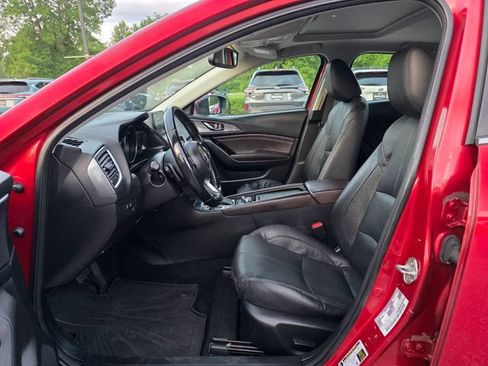 Used 2018 MAZDA MAZDA3 Grand Touring w/ Premium Equipment Package FWD image 16
