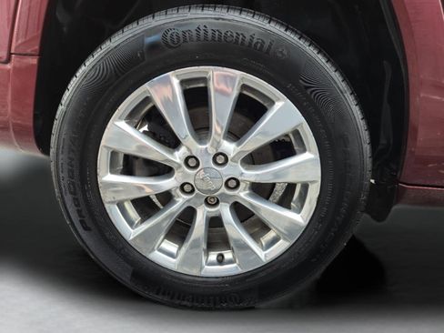 Used 2017 Jeep Cherokee Overland w/ Technology Group image 18