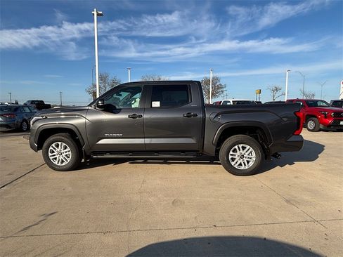 New 2026 Toyota Tundra SR5 w/ SR5 Convenience Package image 4
