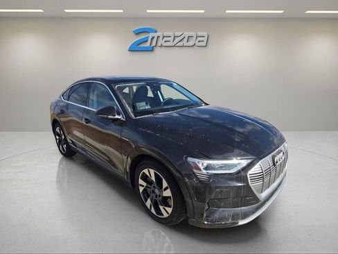 Used 2020 Audi e-tron Premium Plus image 7