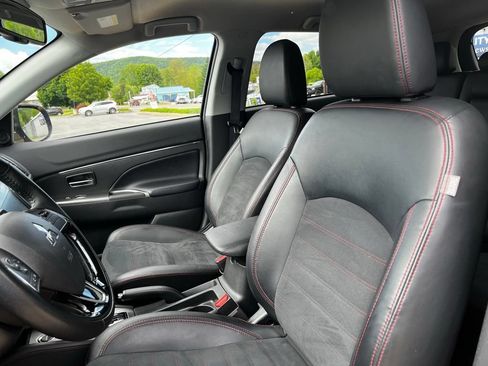 Used 2024 Mitsubishi Outlander Sport SE AWD/4WD image 9