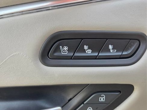 Used 2021 Cadillac Escalade Premium Luxury Platinum AWD/4WD image 35