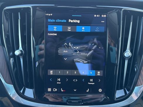 Certified 2024 Volvo S60 B5 Plus image 28