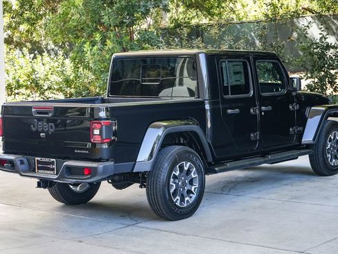 New 2026 Jeep Gladiator Sport image 6