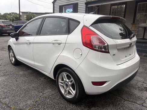 Used 2019 Ford Fiesta SE image 2