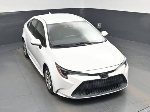 Used 2020 Toyota Corolla LE image 26