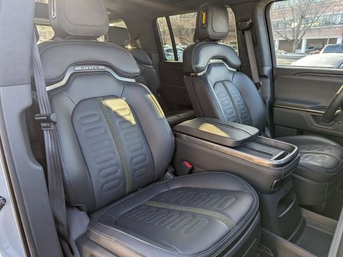 Used 2025 Rivian R1S Adventure image 28