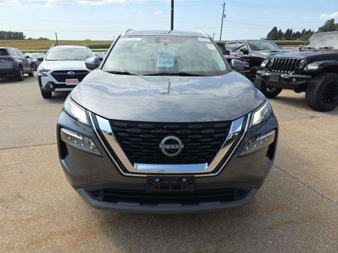 Used 2023 Nissan Rogue SV w/ SV Premium B Package AWD/4WD image 2