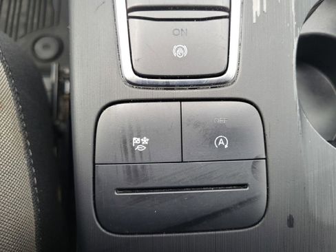 Used 2020 Ford Escape SE image 37