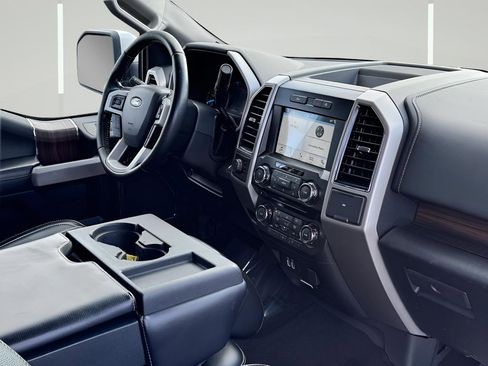 Used 2017 Ford F150 Lariat image 6