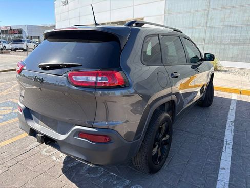 Used 2017 Jeep Cherokee High Altitude AWD/4WD image 5