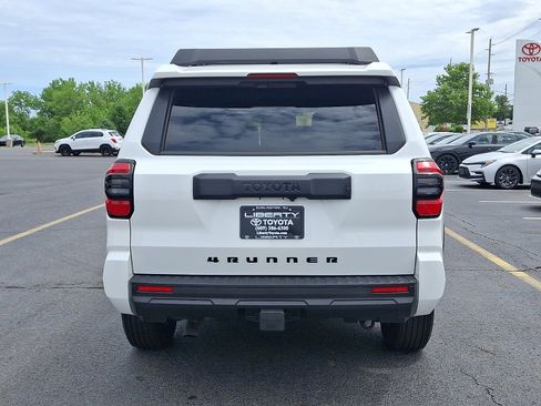 Used 2025 Toyota 4Runner SR5 AWD/4WD image 5