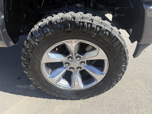 Used 2021 RAM 1500 Limited AWD/4WD image 12