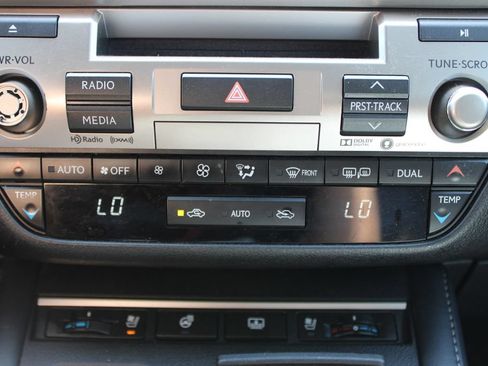 Used 2018 Lexus ES 350 w/ Luxury Package w/Wood Trim FWD image 30