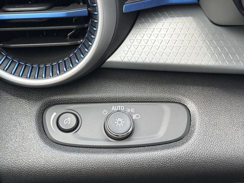 New 2026 Chevrolet Trax LS w/ LS Convenience Package FWD image 10