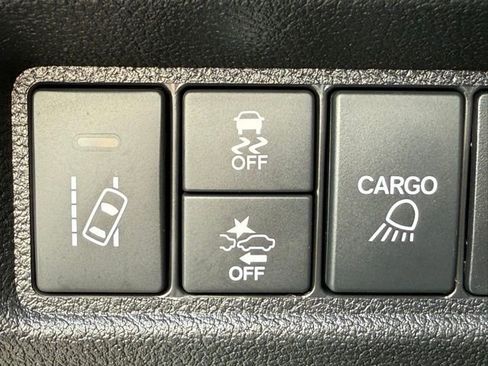 Used 2025 Honda Ridgeline Sport image 32