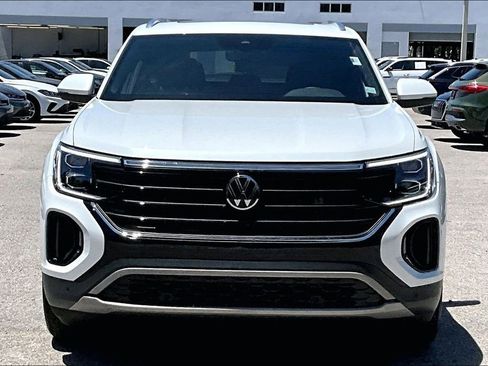 Certified 2026 Volkswagen Atlas Cross Sport SE w/ Panoramic Sunroof Package AWD/4WD image 10