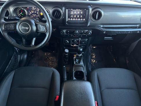 Used 2023 Jeep Wrangler Unlimited image 12