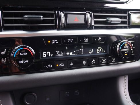 New 2025 Nissan Pathfinder Platinum w/ Cargo Package image 26