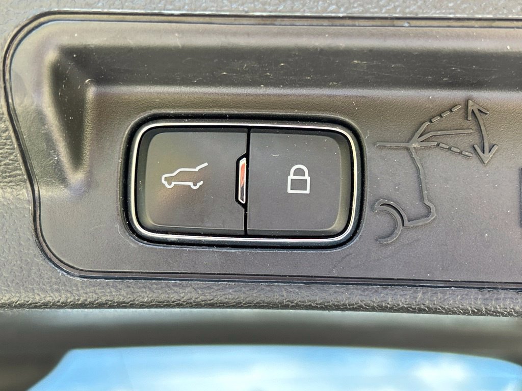 Used 2020 Ford Explorer XLT w/ Comfort Package RWD image 51