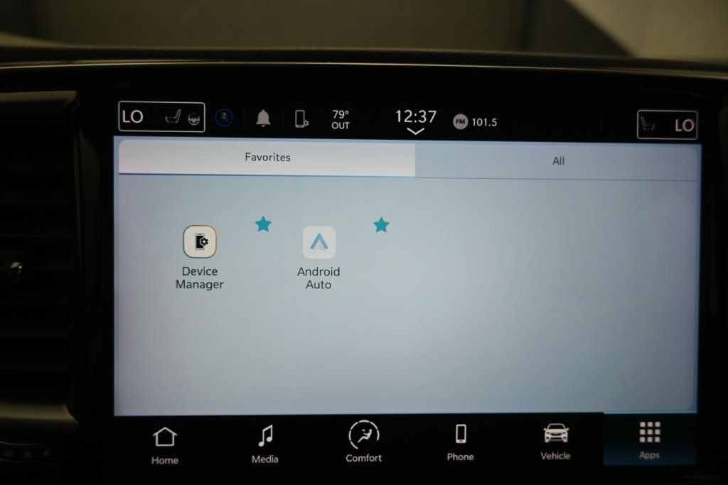 Used 2023 Chrysler Pacifica Touring-L FWD image 22