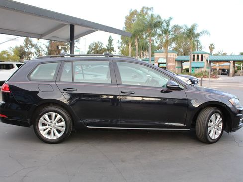 Used 2019 Volkswagen Golf S AWD/4WD image 6